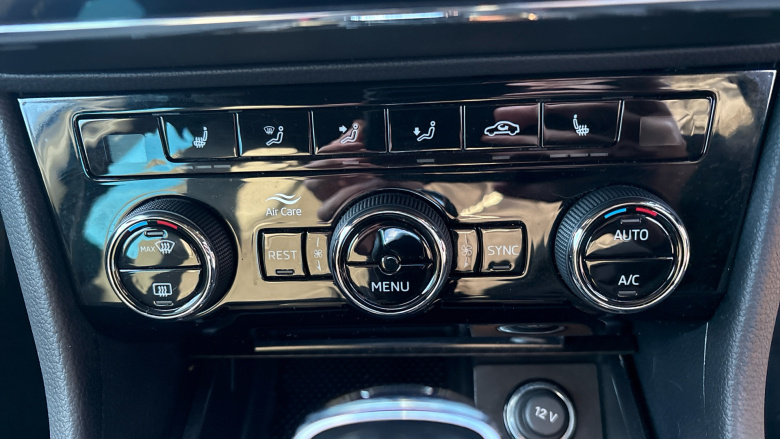 Skoda Superb 2.0 TDI CR Sport Line Plus 5dr DSG Diesel Hatchback